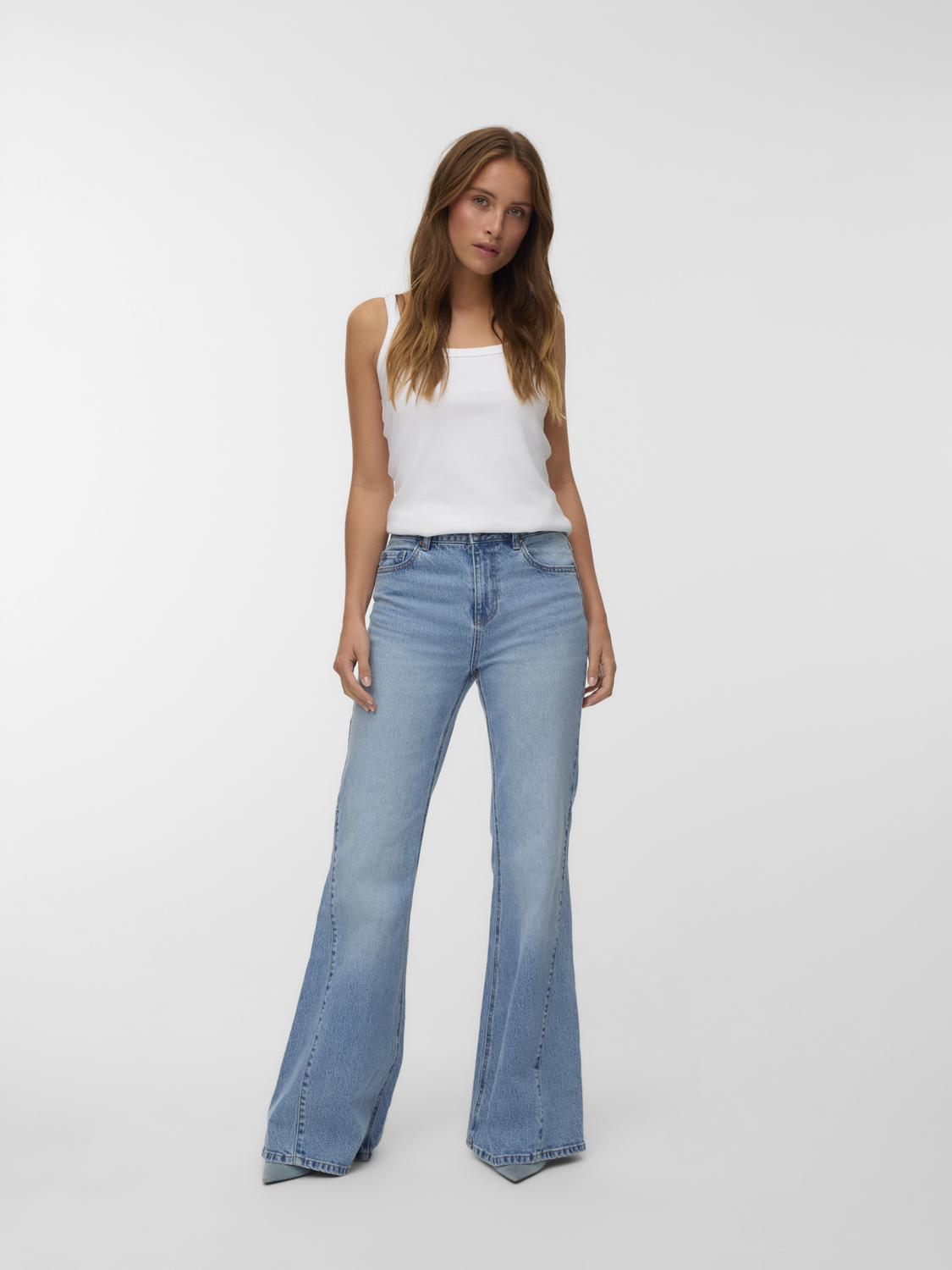 model_shot-front